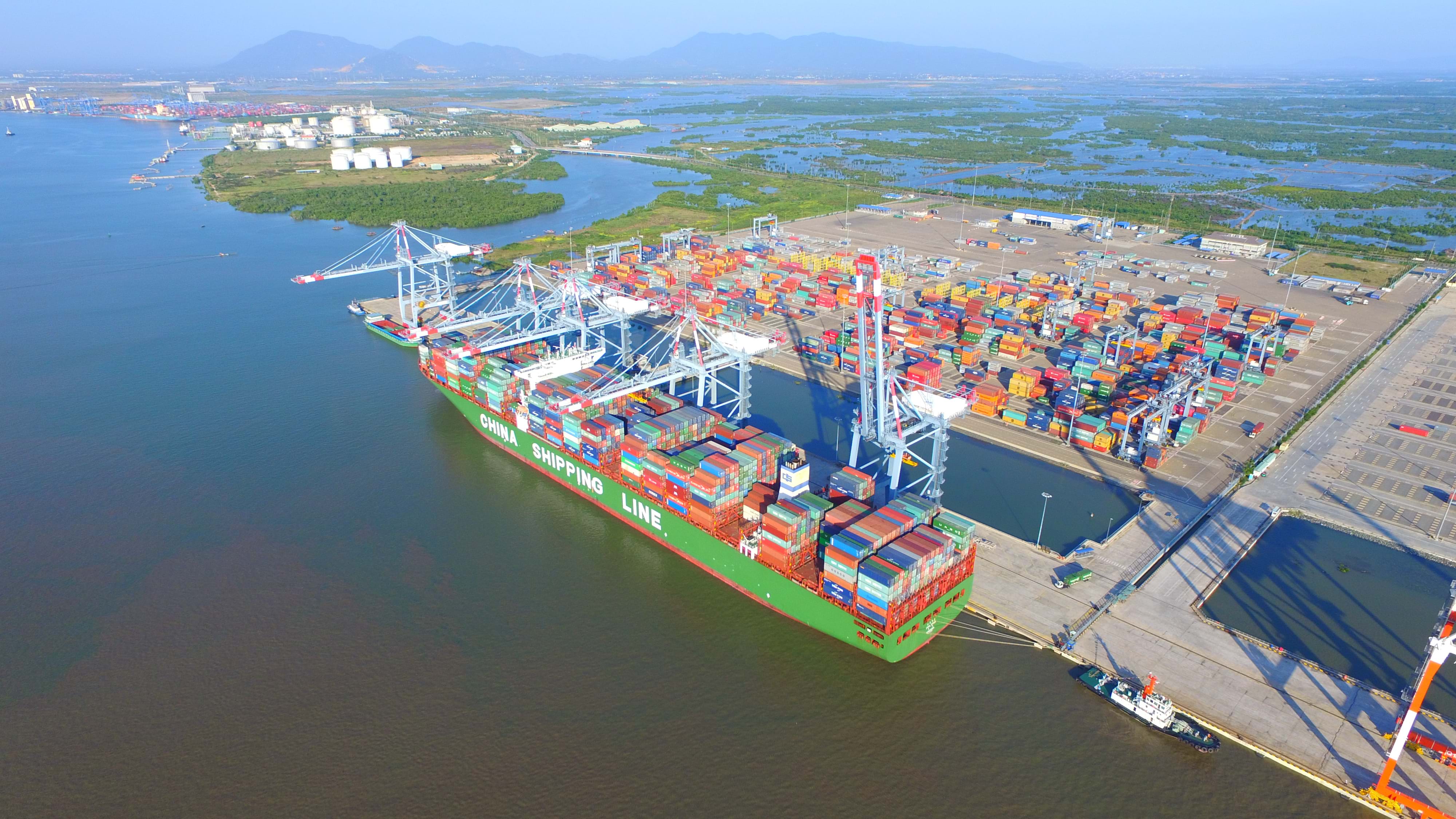14,000 TEUs vessel calling CMIT (CSCL STAR)