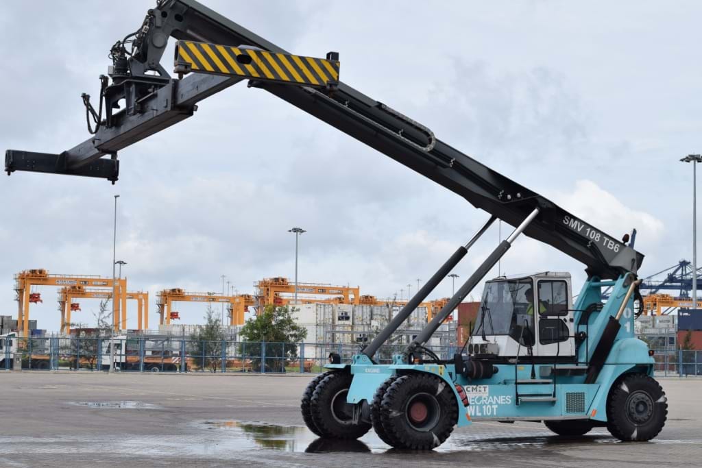 Loaded Reachstacker