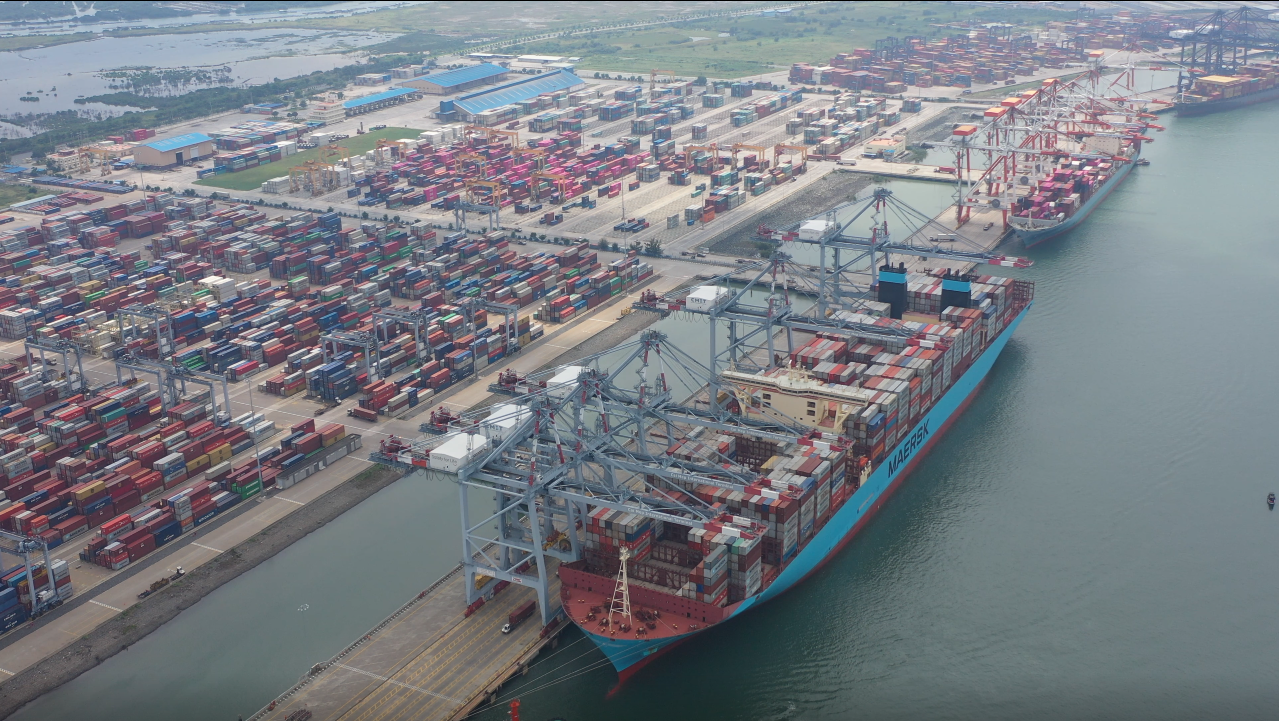 Mainline vessel MARGRETHE MAERSK 214,121 DWT calls at CMIT - The largest container vessel in commercial operation to ever berth in Vietnam